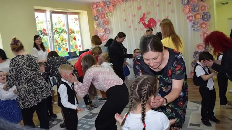 Édesanyák ünnepe a Frangepán Gimnázium beregszászi bázisóvodájában. Fotó: Kárpátinfo/Kovács Erzsébet