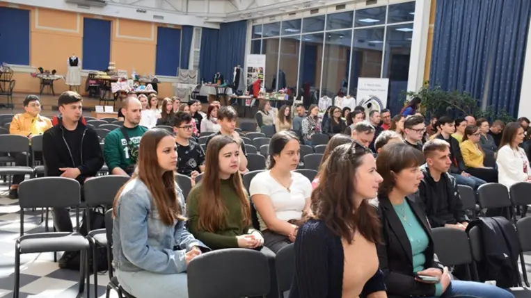 Kettő az egyben: karriernap és öregdiák expo a Rákóczi Főiskolán. Fotó: Kárpátinfo/Kovács Elemér