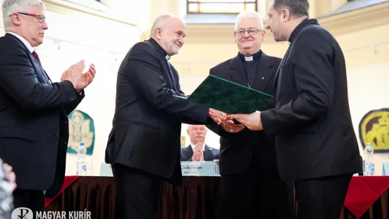 2023-ban a határon túlról az Ortutay Elemér kárpátaljai görögkatolikus lelkész hagyatékát őrző intézmény vezetése kapta a díjat. (Fotó: Merényi Zita)