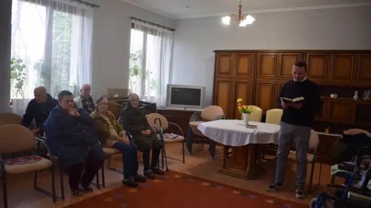 KRE Mandulafa Idősek Otthon