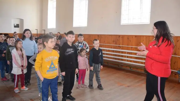 Máltai játszóház a beregszászi 6-os iskolában - Csapatmunka és egyéni játékos fejlesztés. Fotó: Kárpátinfo/Kovács Erzsébet