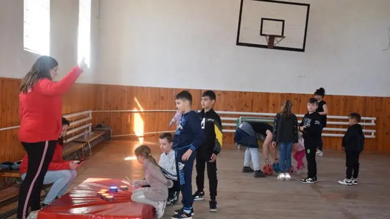 Máltai játszóház a beregszászi 6-os iskolában - Csapatmunka és egyéni játékos fejlesztés. Fotó: Kárpátinfo/Kovács Erzsébet