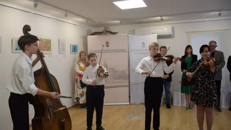 Rajz- és esszépályázat eredményhirdetése Beregszászon. Fotó: Kárpátinfo/Kovács Erzsébet