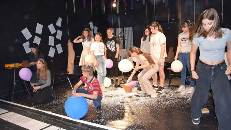 A Ficseri Gyermekstúdió nyílt napján - Színpad, jó csapat, örömjáték. Fotó: Kárpátinfo/Kovács Erzsébet