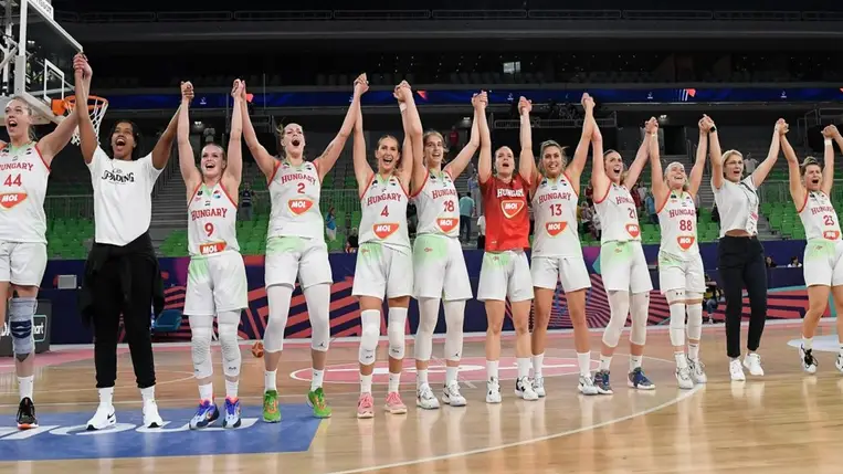 Leghamarabb a női kosarasok harcolhatják ki az olimpiai részvételt