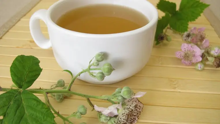 Csillapítja a hasmenést, csökkenti a puffadást: a szederlevéltea 3 jótékony hatása