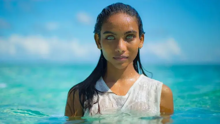 A szemünk színe befolyásolhatja az olvasási készségünket 