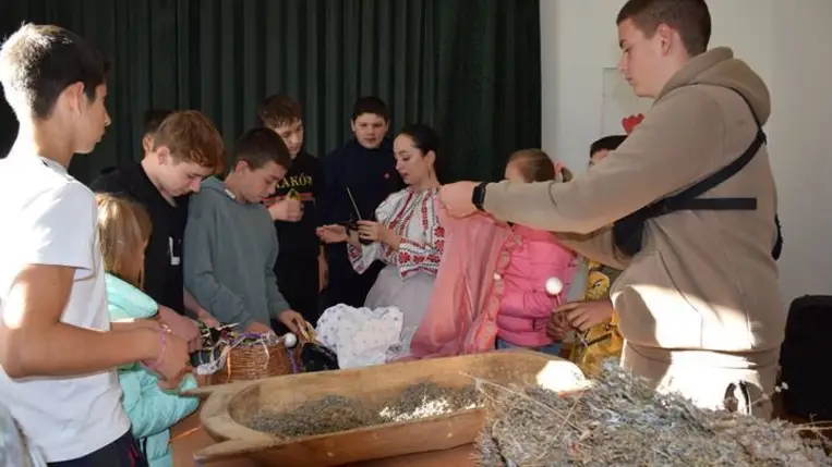 Interaktív huszár lovasbemutató a Perényi Kultúrkúriában - Lóra, ifjú magyar! Fotó: Kárpátinfó/ Kovács Elemér