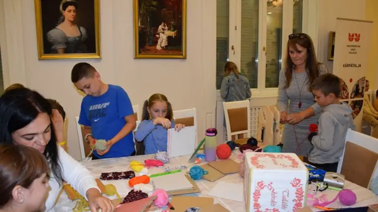 A magyar népmese napja a Munkácsy Mihály Magyar Házban  - Meseelőadás, kézműveskedés, táncház. Fotó: Kárpátinfo/Kovács Erzsébet