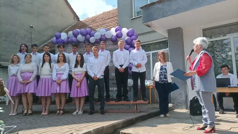 Tanévzáró a Beregszászi Zrínyi Ilona Líceumban - Akarni és bízni rendületlenül. Fotó: Kárpátinfo/Kovács Erzsébet