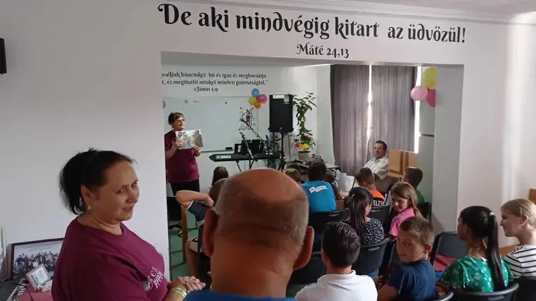 Bibliai gyermekhét és evangelizáció a Glória Ifjúsági Központban - „Nézzük fel Jézusra!”