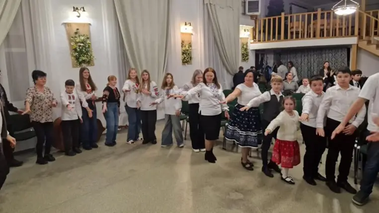 Harkovi gyermekeknek adtak koncertet a Tulipán Tanoda oktatói és növendékei