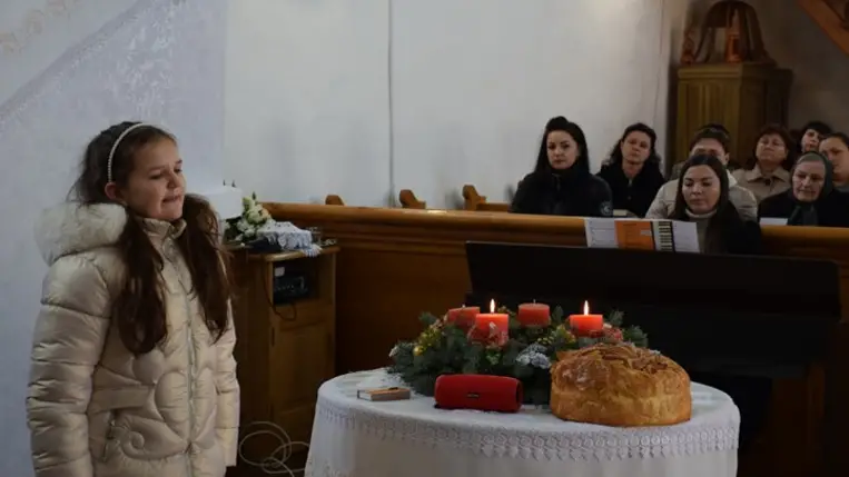 Magyarok kenyere: oklevélátadás Verbőcön - A búzaszem is a békéről álmodik. Fotó: Kárpátinfó/ Kovács Elemér