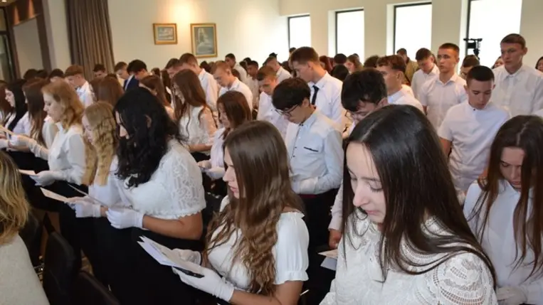 Az Egán Ede Szakképzési Centrum tanévnyitó ünnepségén Beregszászban - Piacképes szakmával a szülőföldön boldogulni. Fotó: Kárpátinfó/Kovács Erzsébet