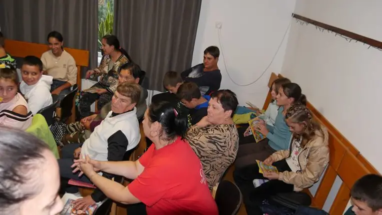 Bábszínház a Glória Ifjúsági Központban - Szeretni soha nem késő