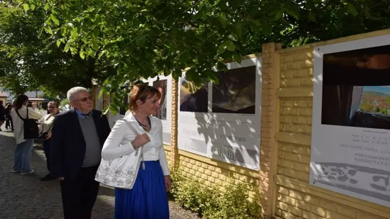 Szívverés a magasban. Kiállítás a Rákóczi Főiskolán - Berecz András a lélek hírnökeiről. Fotó: Kárpátinfó/ Kovács Elemér