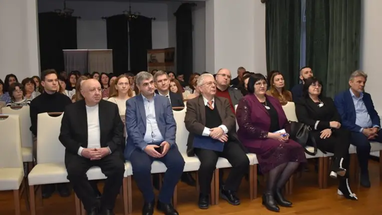 Rajz- és fotópályázat, József Attila-est a Pro Cultura Subcarpathica szervezésében - Sokszínű kultúránk