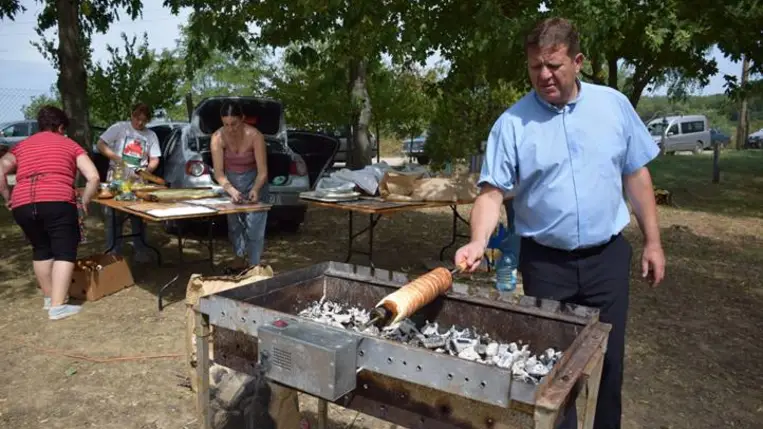 Kárpátaljai nagycsaládosok nyárbúcsúztatója a Dédai-tónál - Hálaadás, szórakozás, jövőtervezés. Fotó: Kárpátinfó/ Kovács Elemér