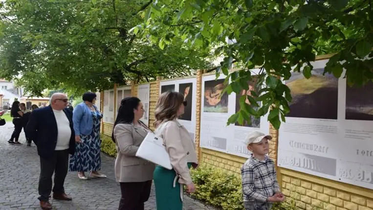 Szívverés a magasban. Kiállítás a Rákóczi Főiskolán - Berecz András a lélek hírnökeiről. Fotó: Kárpátinfó/ Kovács Elemér