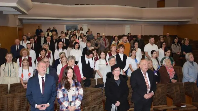 Técsőn ismét megrendezték az Arany Ősz Kórus- és Néptánctalálkozót - Közös éneklés, a béke misztériuma