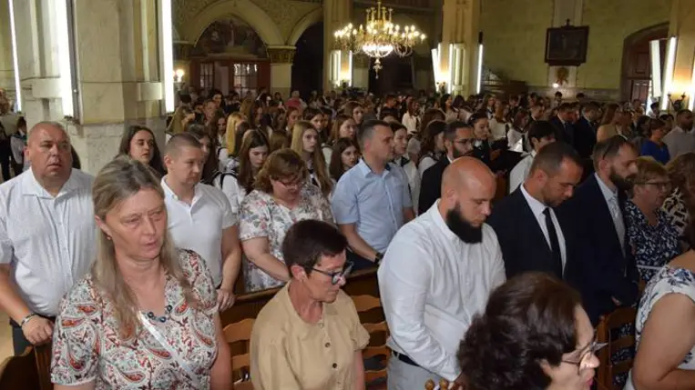 Diplomaátadó ünnepség a Felsőfokú Szakképzési Intézetben - Higgyünk álmaink szépségében. Fotó: Kárpátinfó/ Kovács Elemér