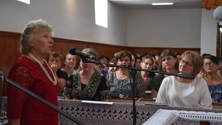 Nőszövetségi csendesnap Tiszapéterfalván - Szolgálat a próbák idején. Fotó: Kárpátinfó/ Marton Erzsébet