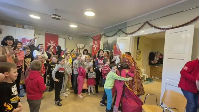 Szent Miklós hetével ünnepelte 30. születésnapját a Beregszászi Járási Máltai Szeretetszolgálat - Mosolyt és ünnepet vittek gyerekekhez, idősekhez