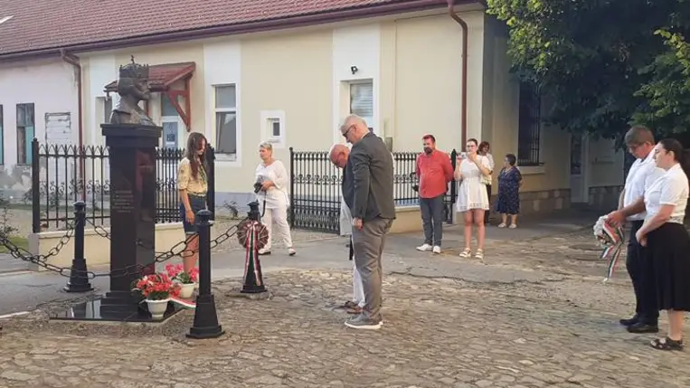 Kenyérszentelés és szoboravatás Beregszászban - A legnehezebb időben is lehet jövőt teremteni