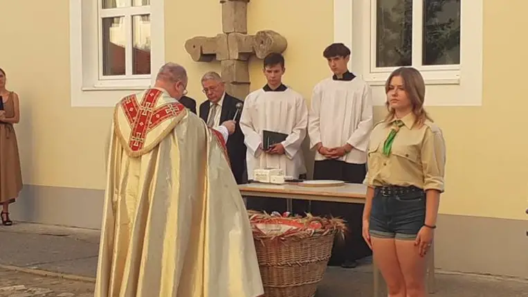 Kenyérszentelés és szoboravatás Beregszászban - A legnehezebb időben is lehet jövőt teremteni