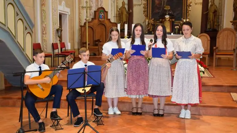 A KMPSZ központi tanévnyitó ünnepségén - Szeretettel, hűséggel és felelősséggel. Fotó: Kárpátinfó/ Marton Erzsébet