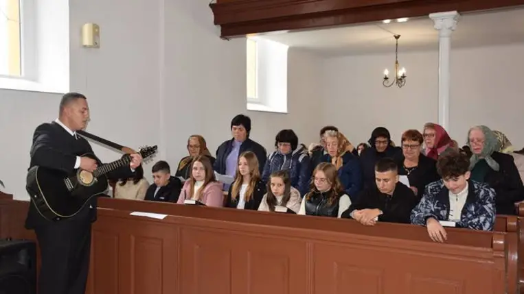 Hálaadó istentisztelet Izsnyétén. Fotó: Kárpátinfó/ Kovács Elemér