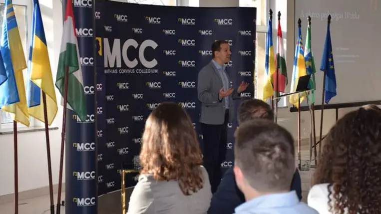 Pedagóguskonferencia az MCC Beregszászi Képzési Központjában - Generációk közötti szakadékok és hidak. Fotó: Kárpátinfó/ Kovács Erzsébet