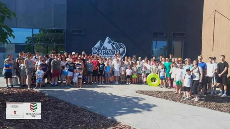 Anya-fiai program Munkácson a KMNE szervezésében