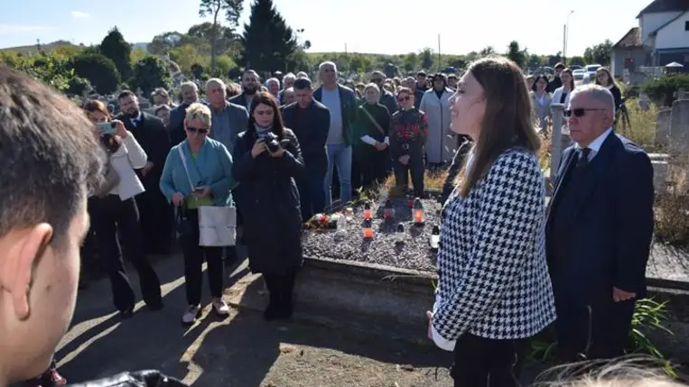 Október 9. – Beregszász gyásznapja. A ’44-es bombázás áldozataira emlékeztek. Fotó: Kárpátinfó/ Kovács Erzsébet