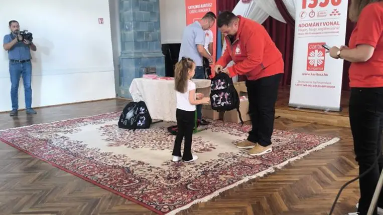 Háromszáz kárpátaljai gyerekhez juttat el tanszereket a Katolikus Karitász - Legyen öröm az iskolakezdés!