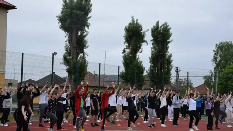 Egészség- és sportnap a beregszászi Felsőfokú Szakképzési Intézetben - Ép testben, ép lélek. Fotó: Kárpátinfó/ Kovács Erzsébet