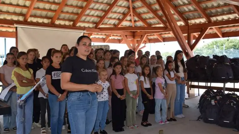 Kárpátaljai gyerekek iskolakezdését is segíti az MRSZ - Megérkeztek a szeretet-táskák. Fotó: Kárpátinfó/ Marton Erzsébet