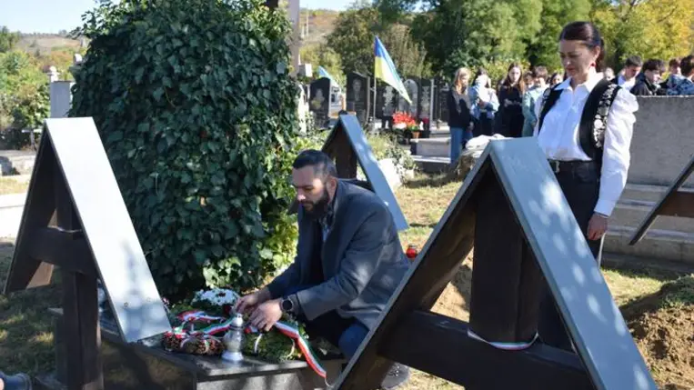 Október 9. – Beregszász gyásznapja. A ’44-es bombázás áldozataira emlékeztek. Fotó: Kárpátinfó/ Kovács Erzsébet