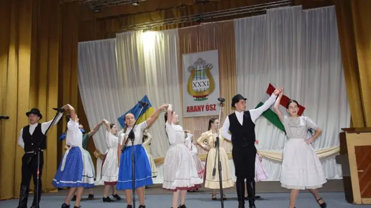 Técsőn ismét megrendezték az Arany Ősz Kórus- és Néptánctalálkozót - Közös éneklés, a béke misztériuma