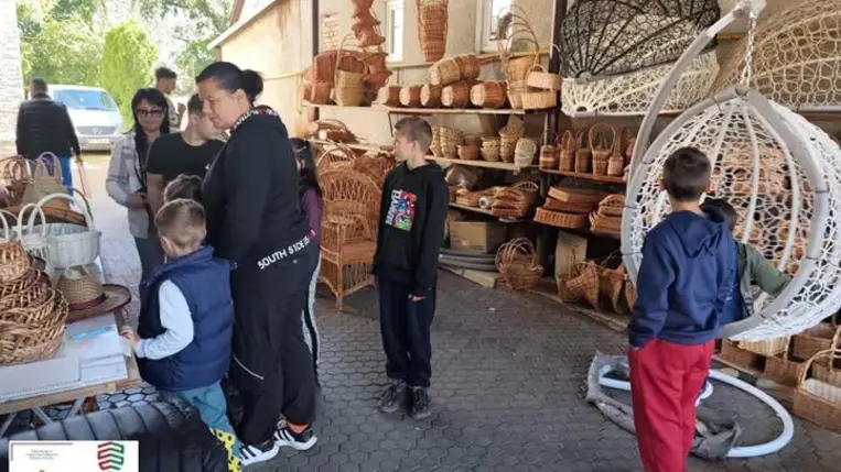 Honismereti kiránduláson a nagycsaládosok