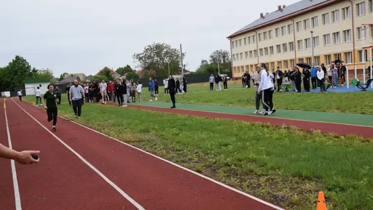 Egészség- és sportnap a beregszászi Felsőfokú Szakképzési Intézetben - Ép testben, ép lélek. Fotó: Kárpátinfó/ Kovács Erzsébet