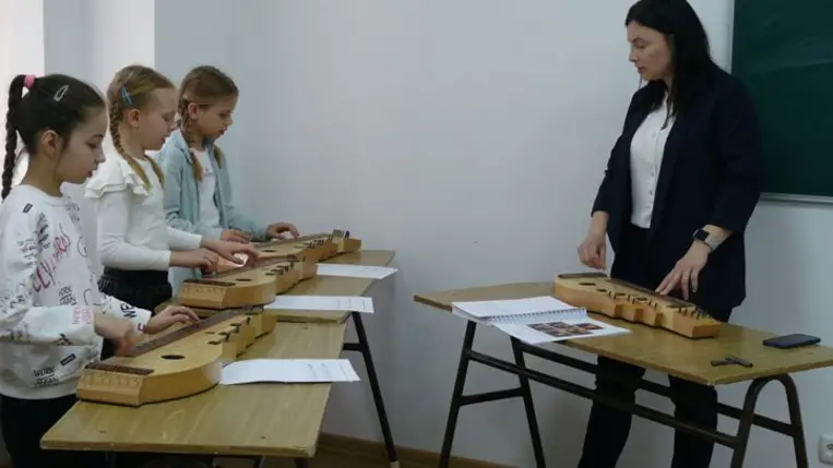 Népzenét oktató pedagógusaink képzésén - Szakmai fejlődés, sikerélmény. Fotó: Kárpátinfó/ Kovács Elemér