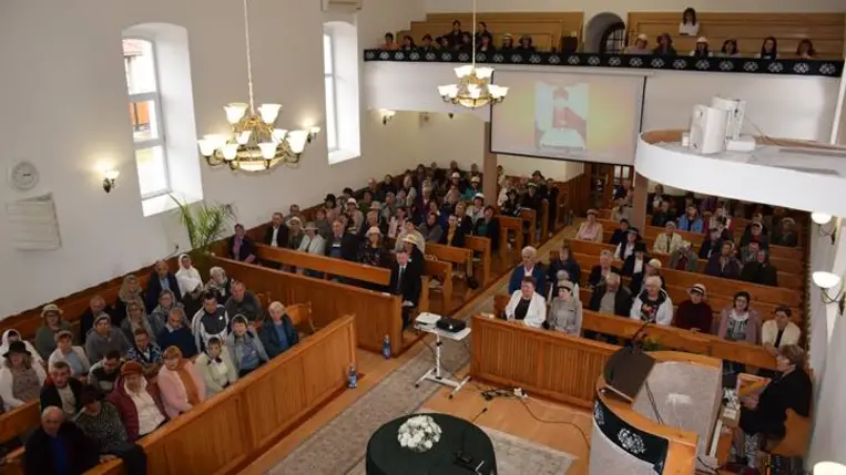 Csendesdélután Csongoron - Jót tenni másokkal – ez az örömteli szolgálat. Fotó: Kárpátinfó/ Kovács Erzsébet