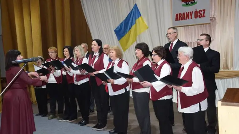 Técsőn ismét megrendezték az Arany Ősz Kórus- és Néptánctalálkozót - Közös éneklés, a béke misztériuma