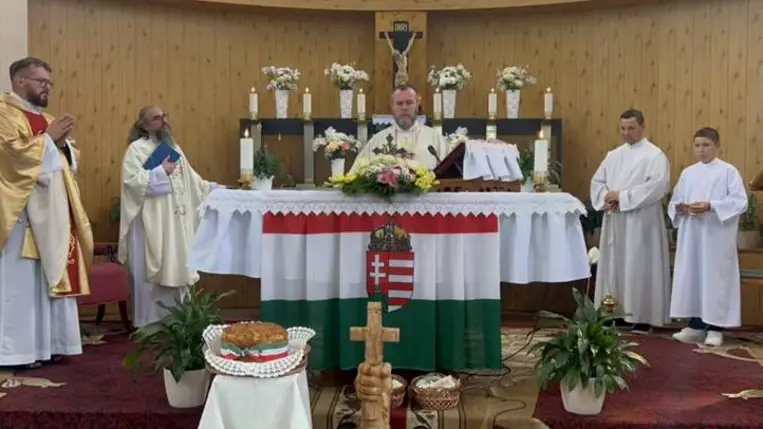 Templombúcsú és Szent István-napi megemlékezés Aknaszlatinán - Soha nem feladni