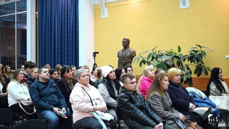 Angol és német nyelvtanfolyamok indultak a Rákóczi Egyetemen - Ablak a világra