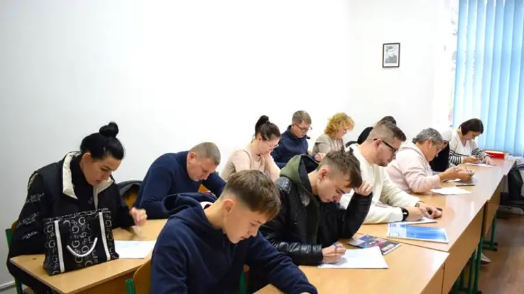 Angol és német nyelvtanfolyamok indultak a Rákóczi Egyetemen - Ablak a világra