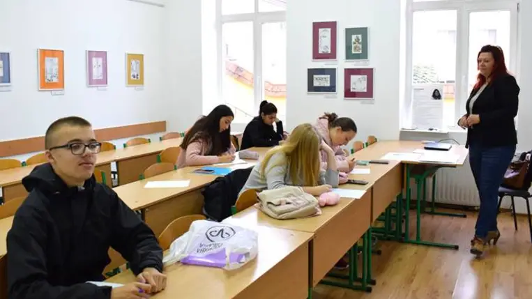 Angol és német nyelvtanfolyamok indultak a Rákóczi Egyetemen - Ablak a világra