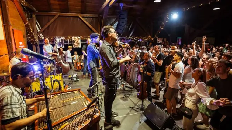 Kivilágos kivirradtig a FolkSzögletben - A Hagyományok Háza Hálózat-Szlovákia ismét Gombaszögön. Fotó: Csáky Mátyás