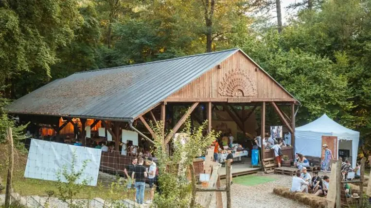 Kivilágos kivirradtig a FolkSzögletben - A Hagyományok Háza Hálózat-Szlovákia ismét Gombaszögön. Fotó: Csáky Mátyás